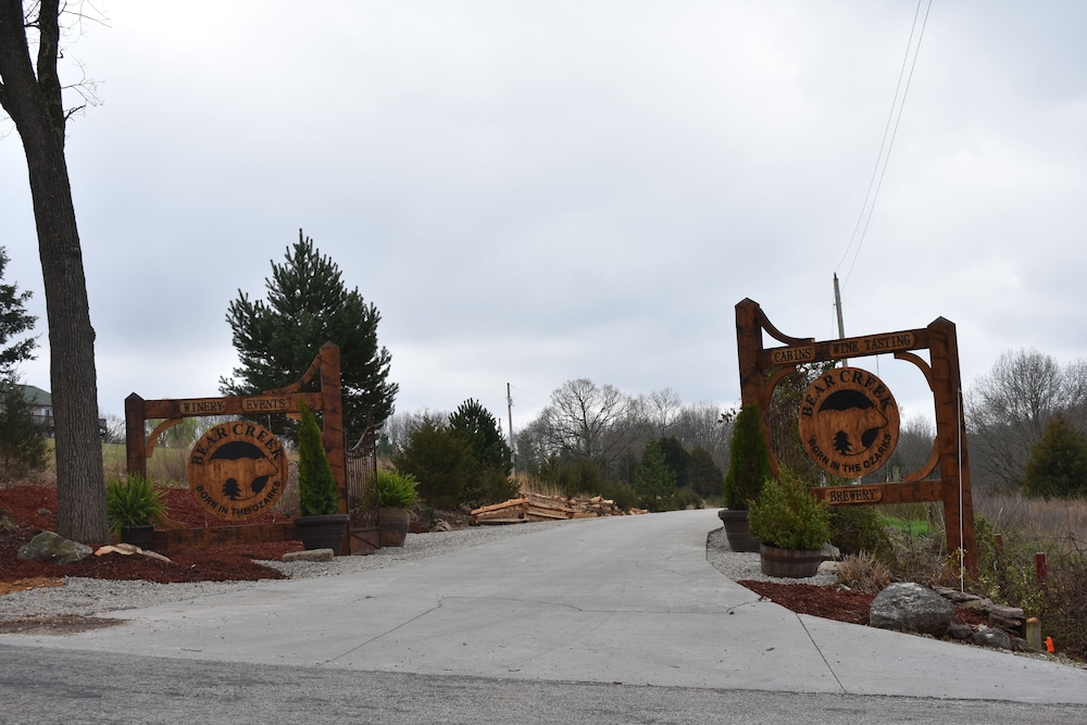 Bear Creek Lodge Cabin Resort