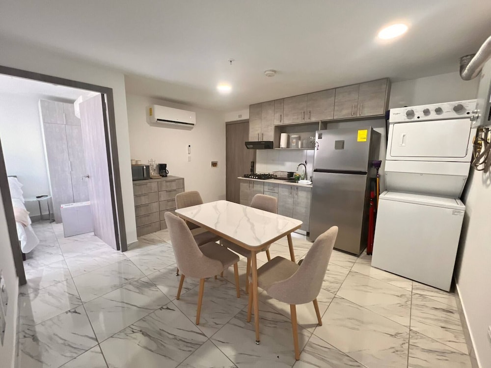 Executive Apartment on Balboa Avenue