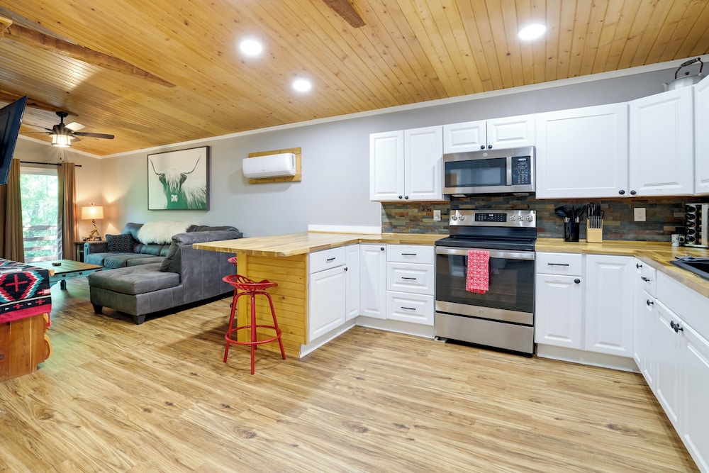 Creekside Nature Escape in Southwest Missouri