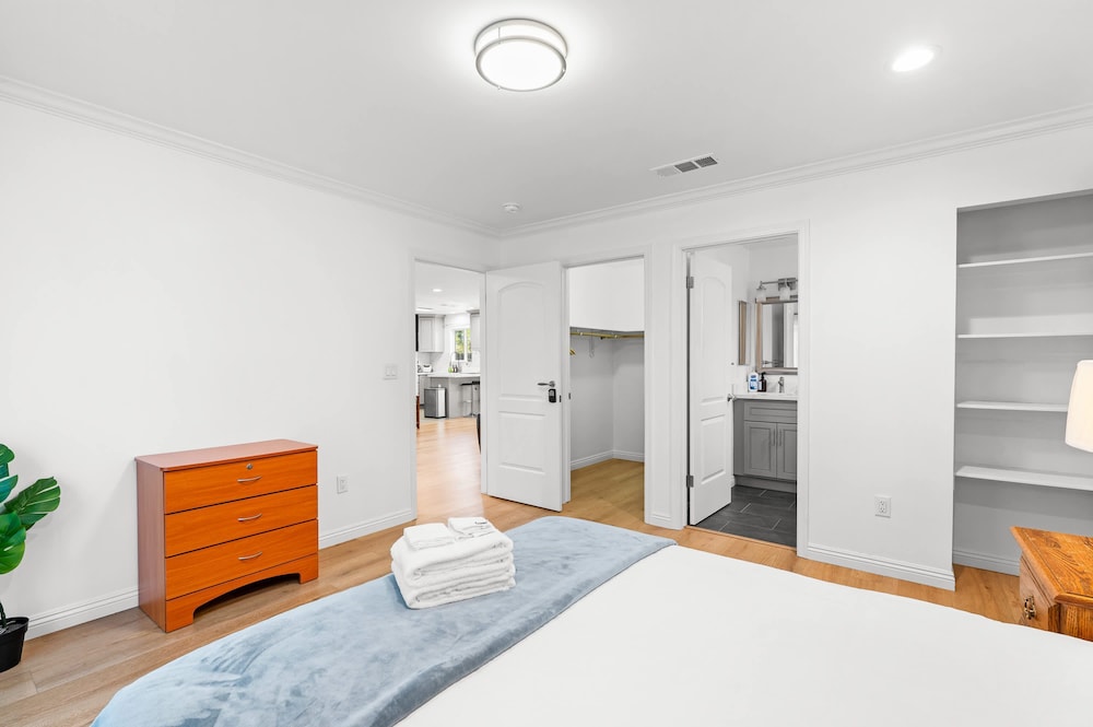 Comfy Retreat With Yard Cozy Interiors