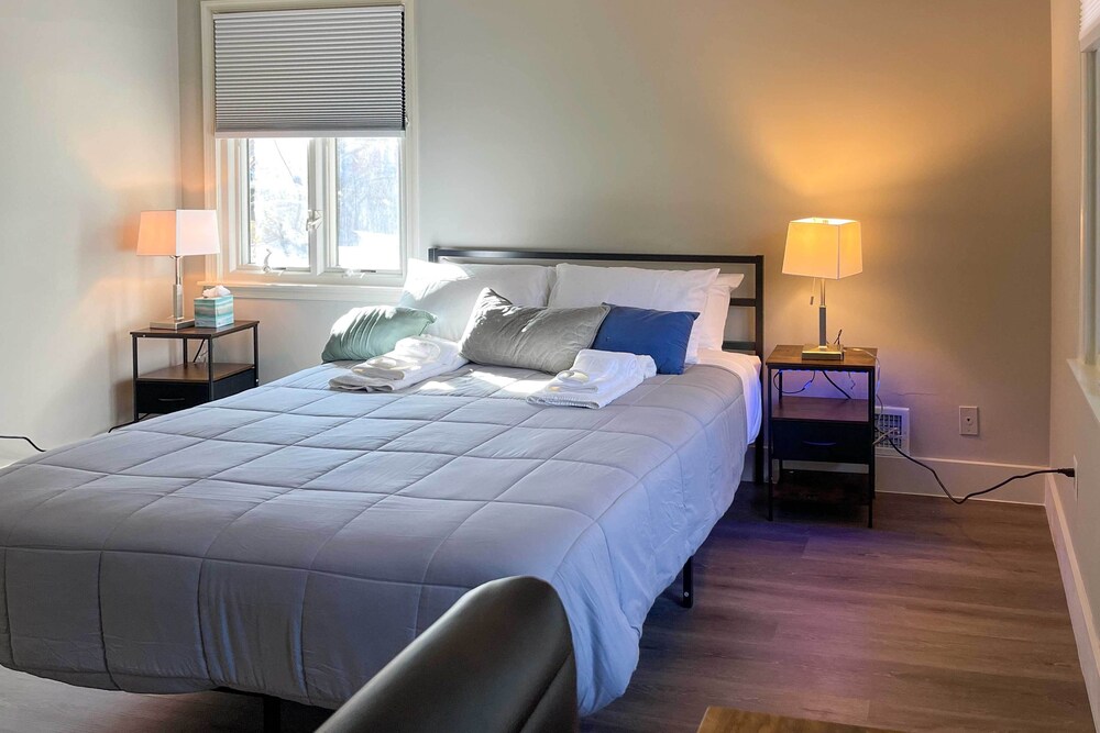 9 Mi to National Mall: Spacious Bethesda Retreat!