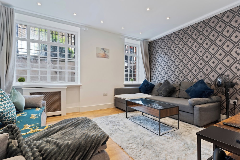 Cozy Apt Step Away Hyde Park and Oxford Street
