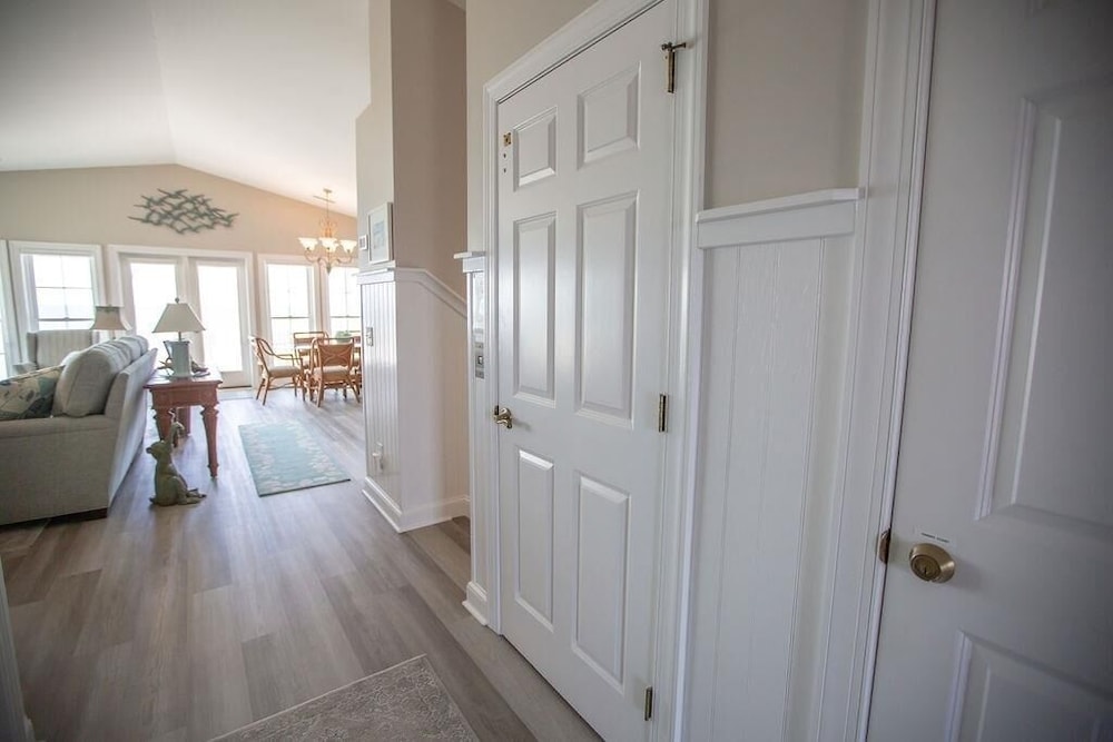 Paw-paw's Place 6 Bedroom Home by RedAwning