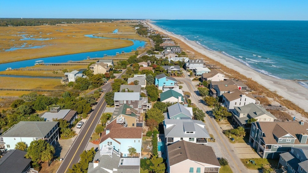 Santorelli's Seaside Serenety 4 Bedroom Home