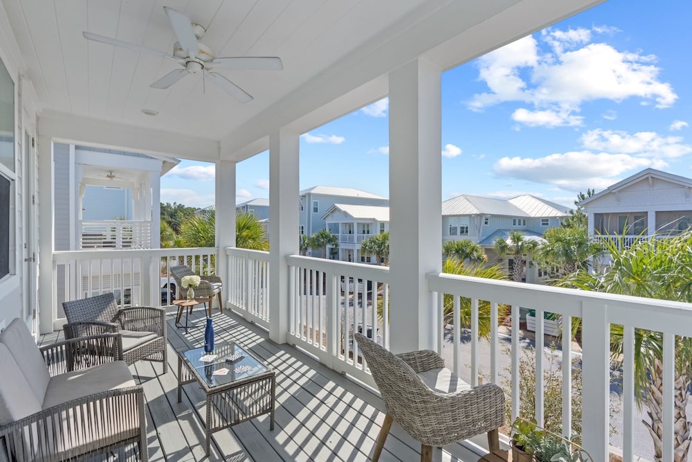 Walk to the Beach Pool 5bdr 3 Porches Beach Sea-ker s Retreat by Avantstay