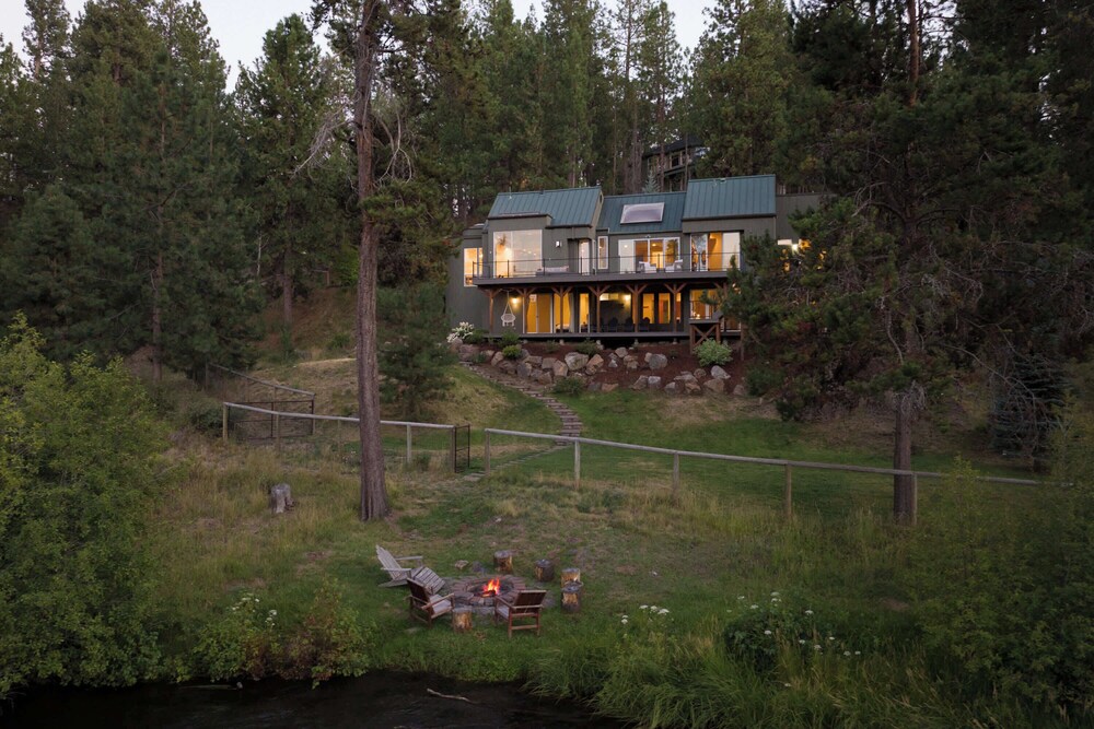 Amazing Riverfront on the Water- Big Sky Bend