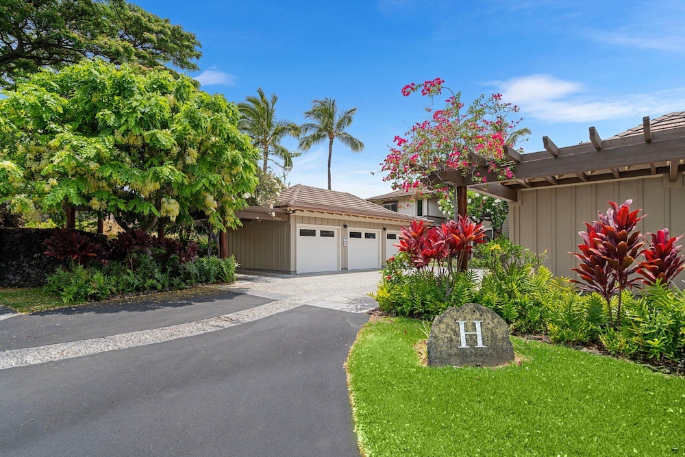 2bed Lift with Concierge Onsite, Golf Course Views - Vrkcv