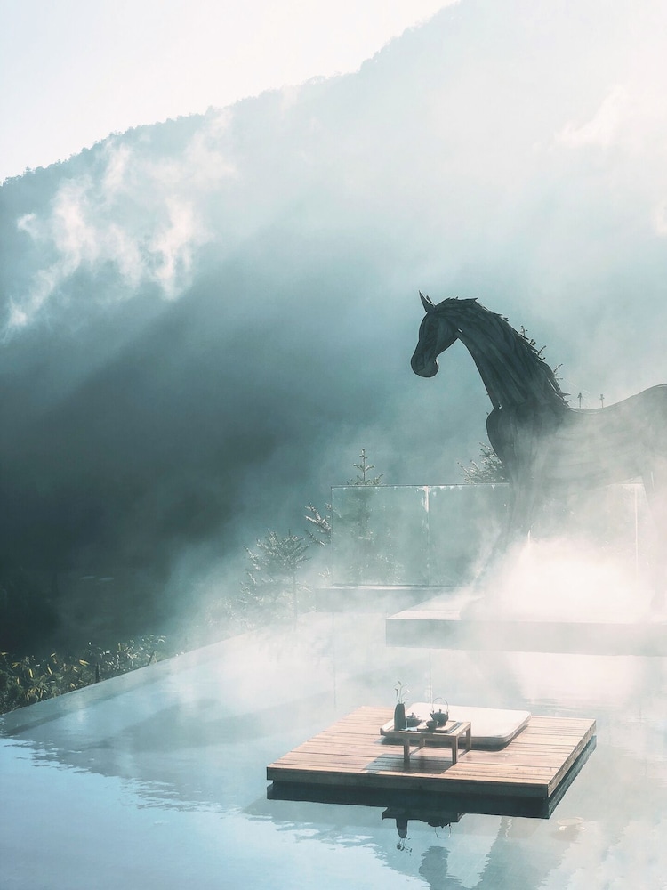 Tengchong Budu Hot Spring Resort Hotel