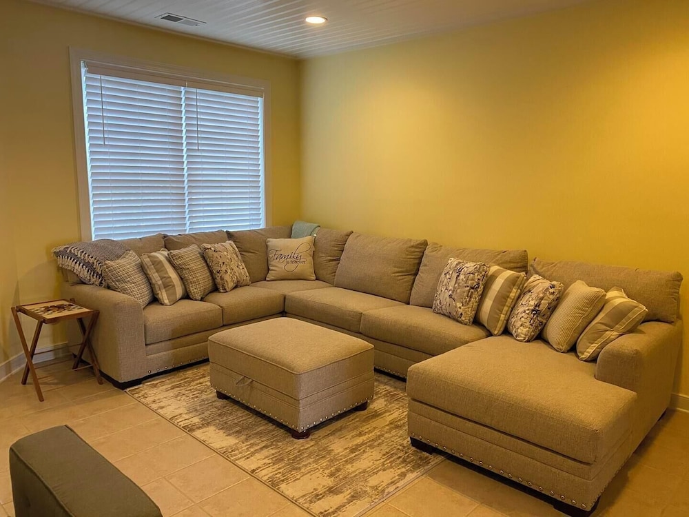 Laguna Drive 21083