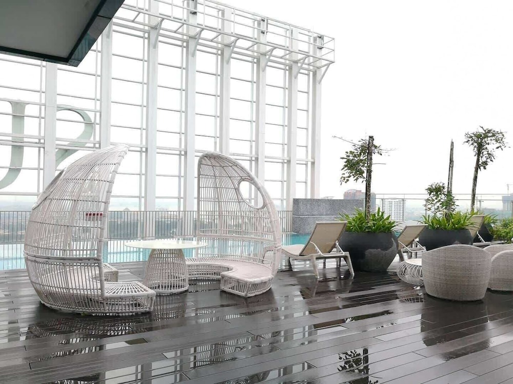 Chic Suasana JB Suite, Cozy Stay With Balcony