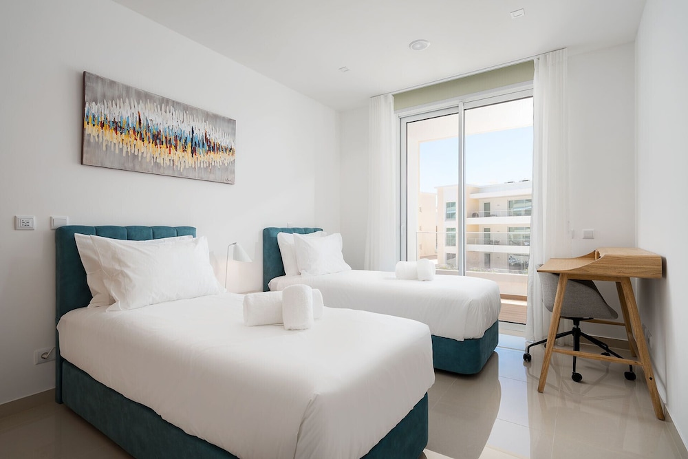 Lagos Marina View 2 With Pool by Homing