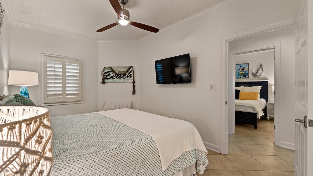 The Enclave #1006 by Southern Vacation Rentals