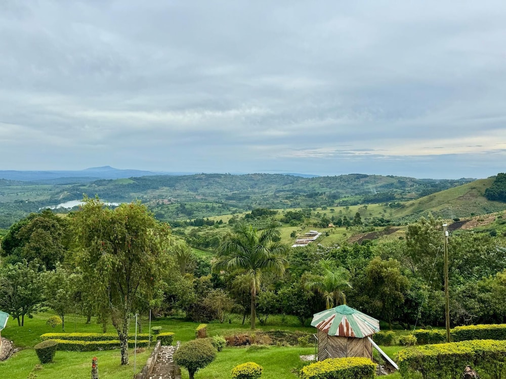 Top of the World Lodges Fort Portal