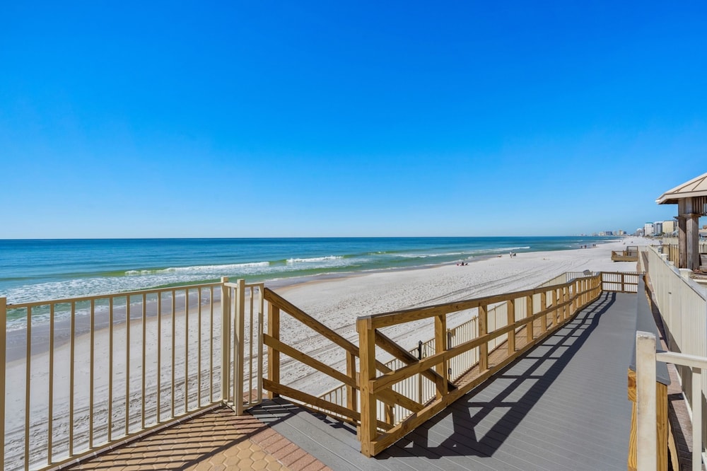 Treasure Shores3br Beachfront Corner Unit Sleeps 8 With Stunning Gulf Views!