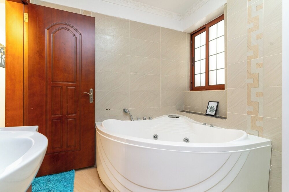 Luxurious Nairobi Apartment With Shared Pool and Modern Amenities
