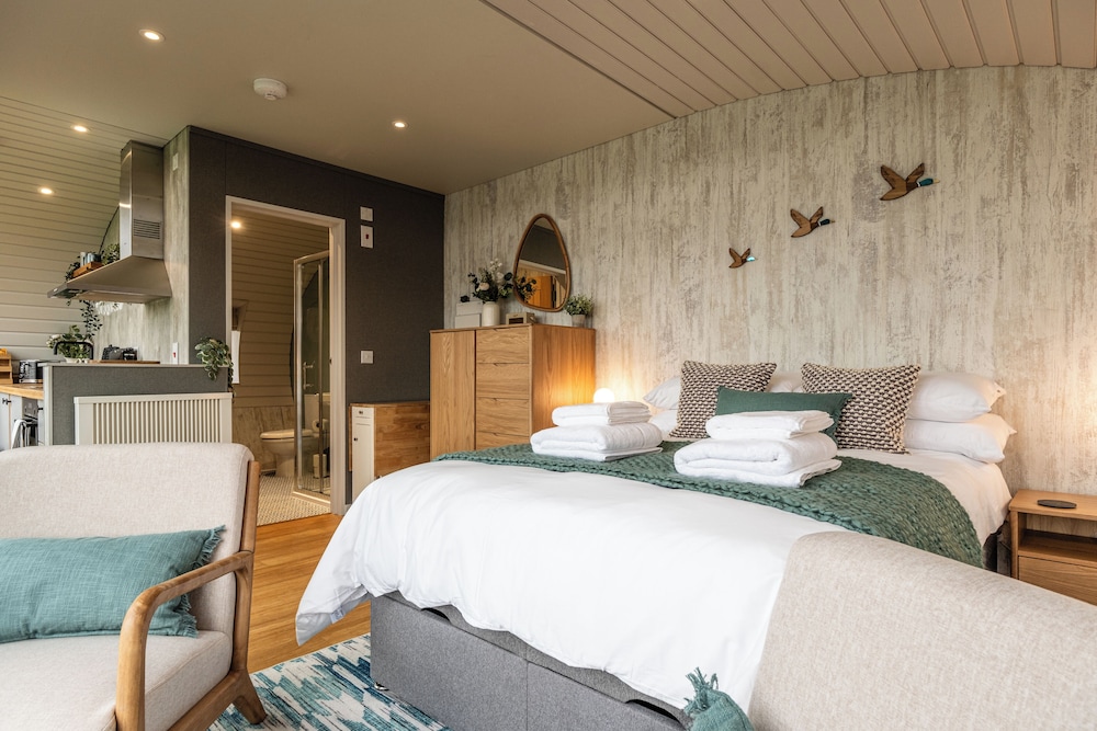 Stunning EcoRetreat Pods in Old Chalford