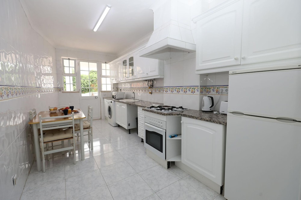 B37 - Central City Door Apartment