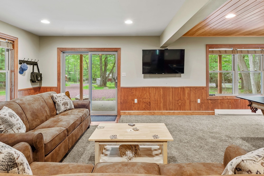 Bear Paw Lodge by Avantstay Hot Tub Deck Fire Pit