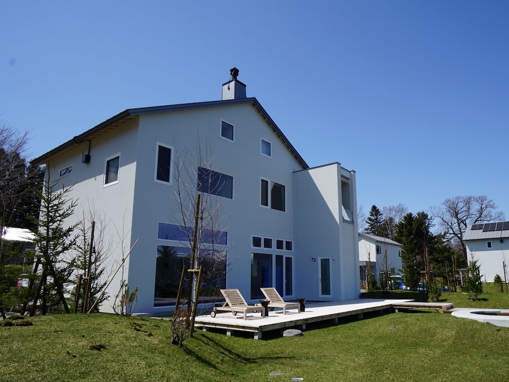 Sansui Lakeside Villa