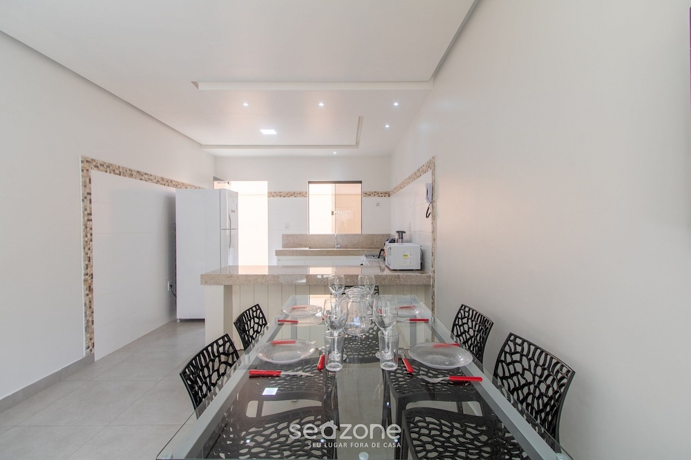 Apartamento Moderno a 280m da Praia AST0103