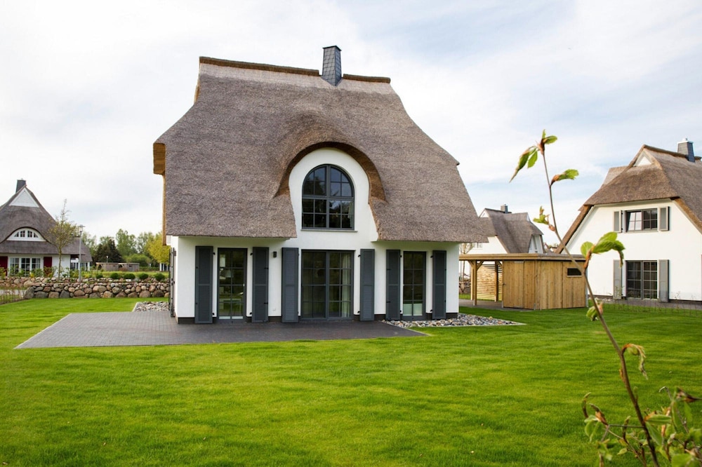 Luxushaus in Bodstedt mit Sauna und Lagune