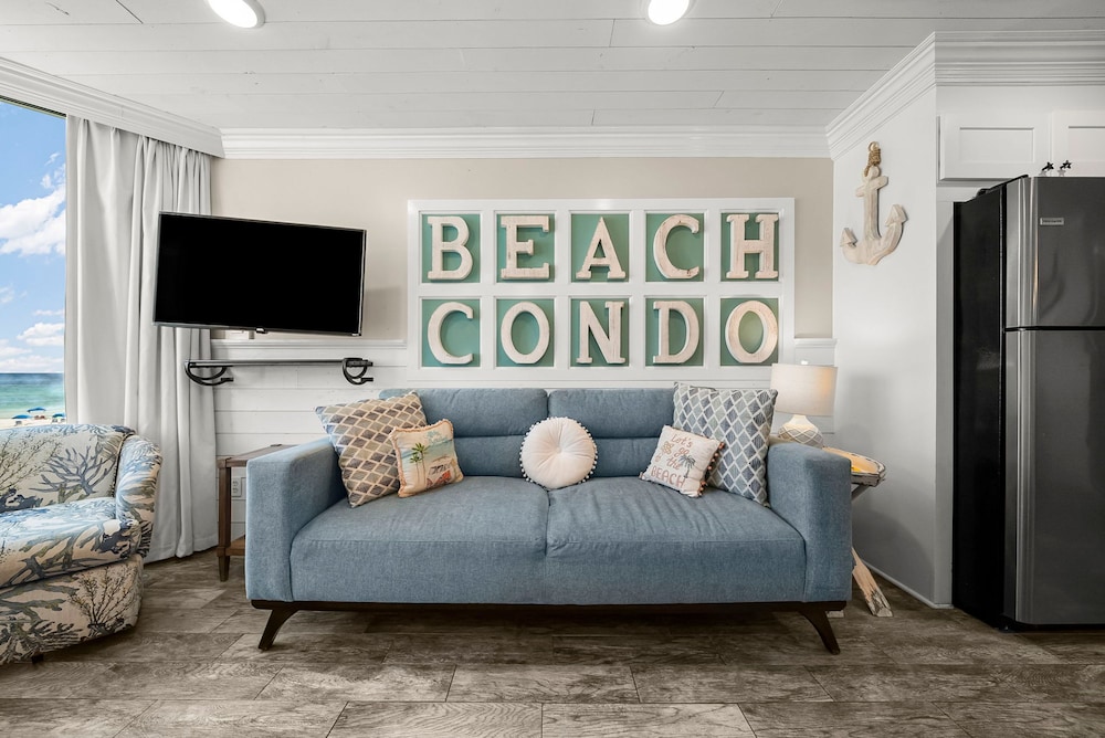 Beachfront Studio Condo - Top of the Gulf 317
