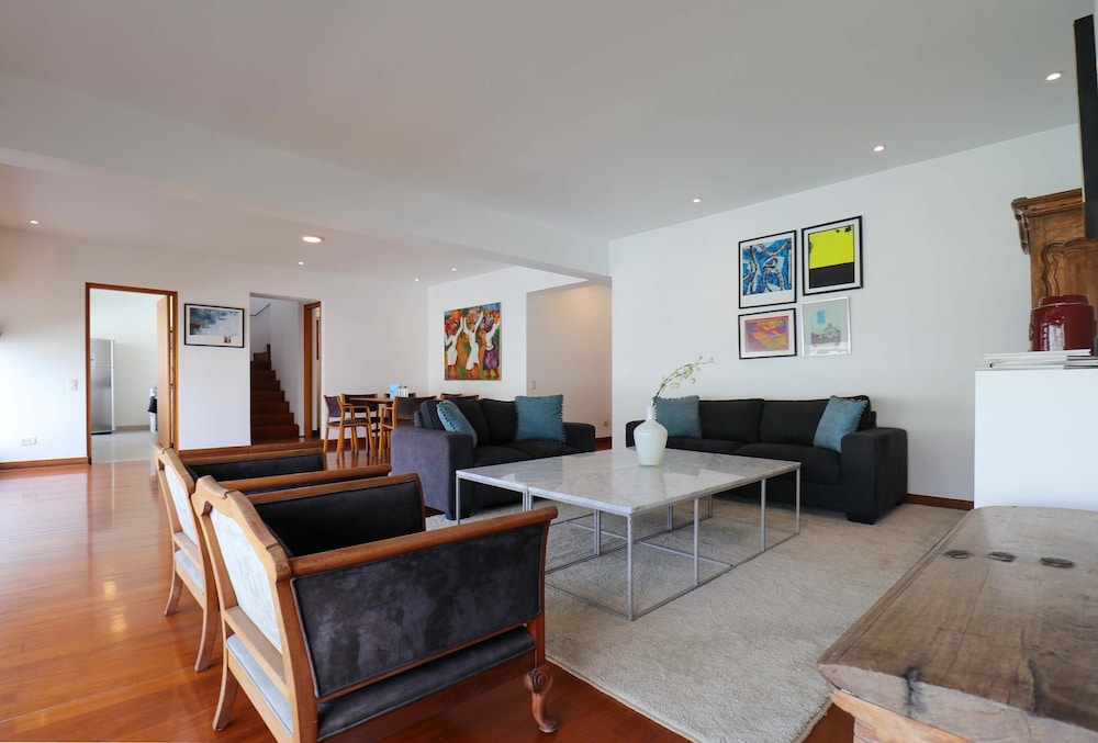 w Radiant 2BR w Modern Terrace in Miraflores