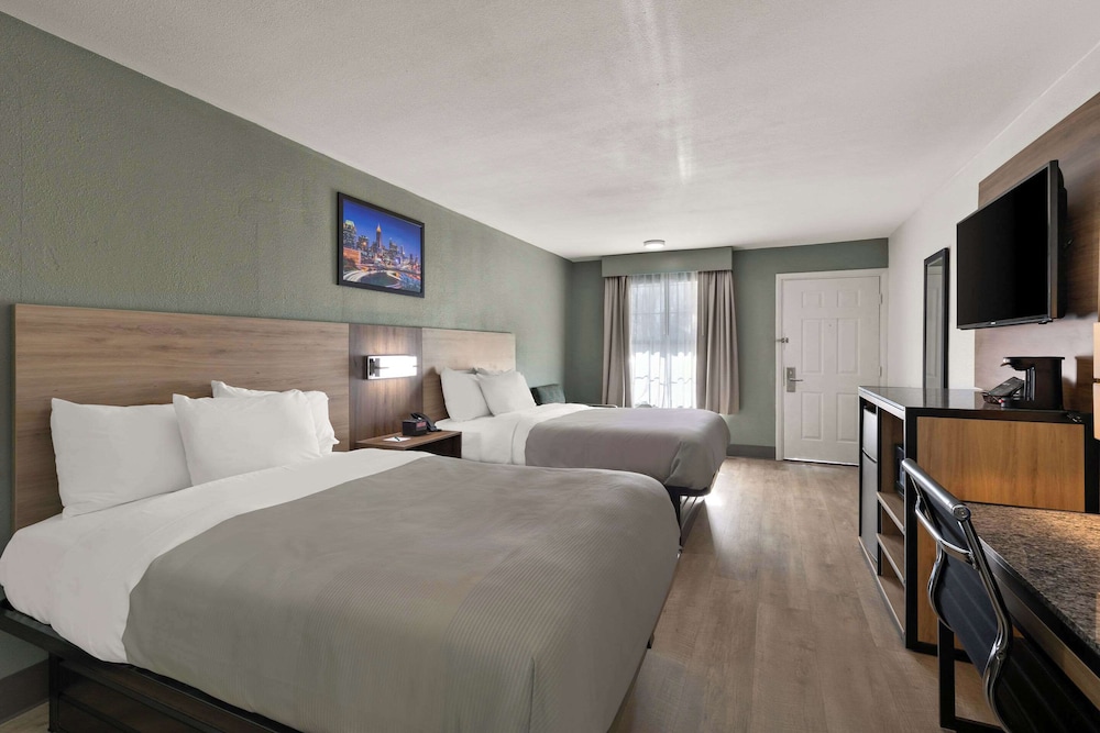 Monroe Vacations - Quality Inn - Property Image 40
