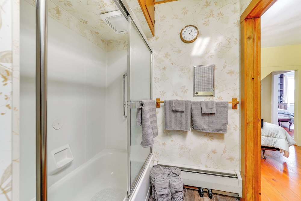 3 Mi to Penn's Creek Access: Hideaway w/ Grill!