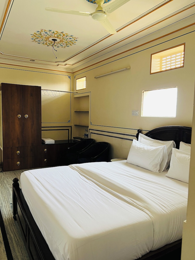 Raghunath Haveli - A Heritage Homestay