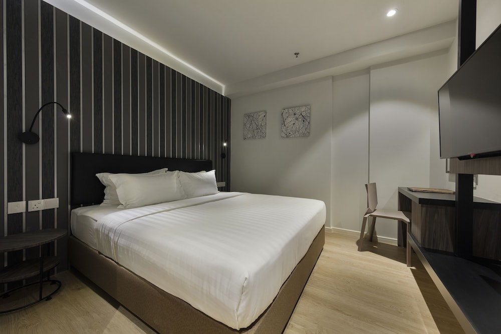 The Granite Luxury Hotel Penang 6