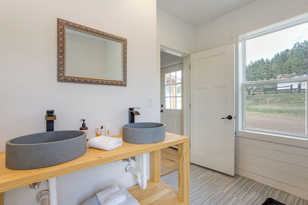 Creekside Florrisant Hideaway - Great for Anglers!