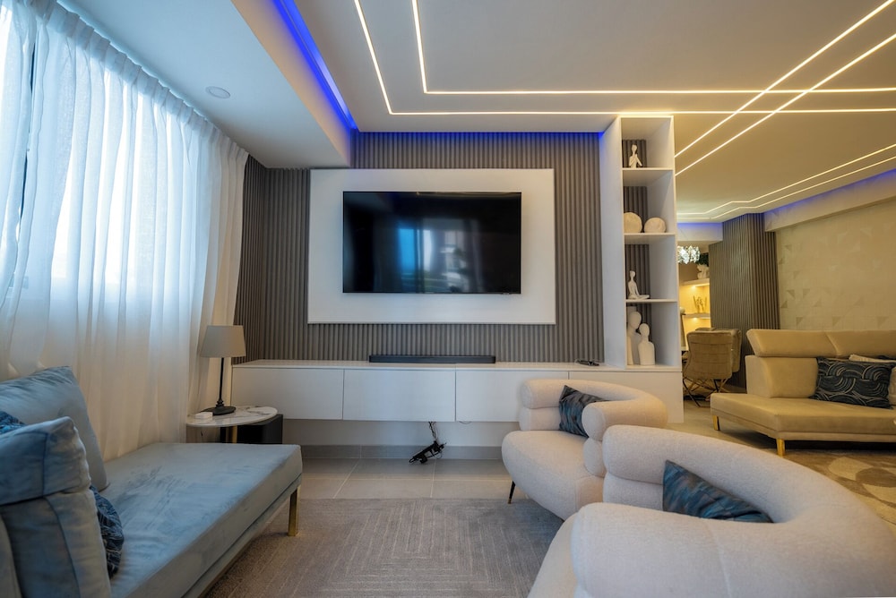Enjoy Stylish 3br 3, 5b Stylish, Downtown Ocean View