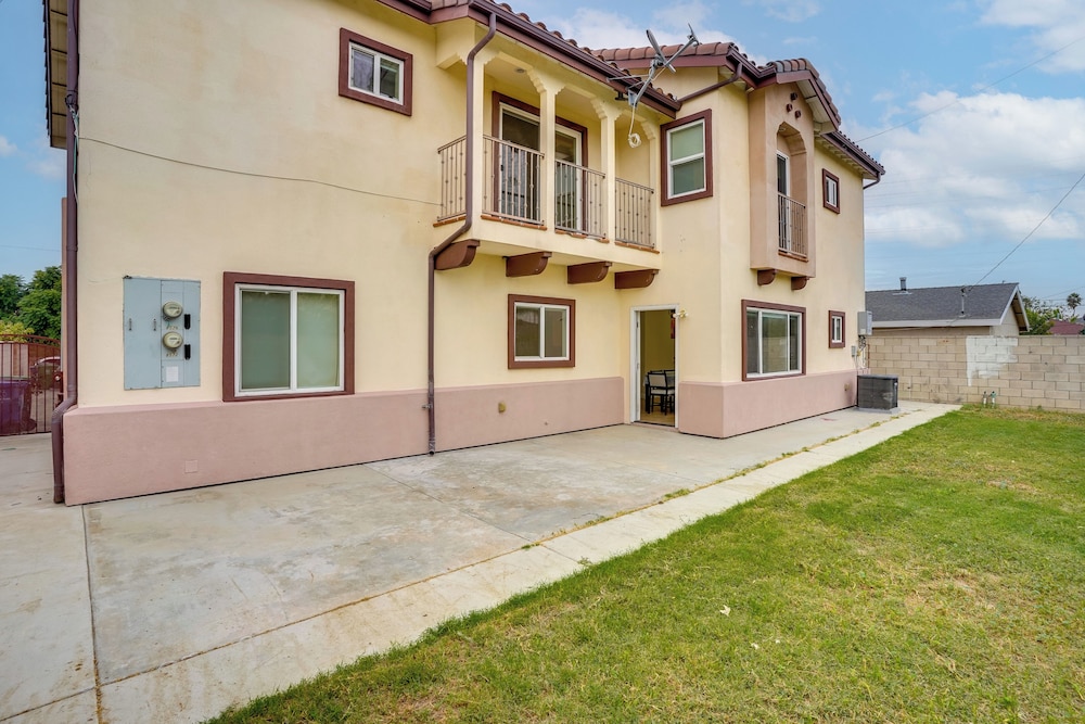 Explore the OC Coast! Midway City Home w/ Yard