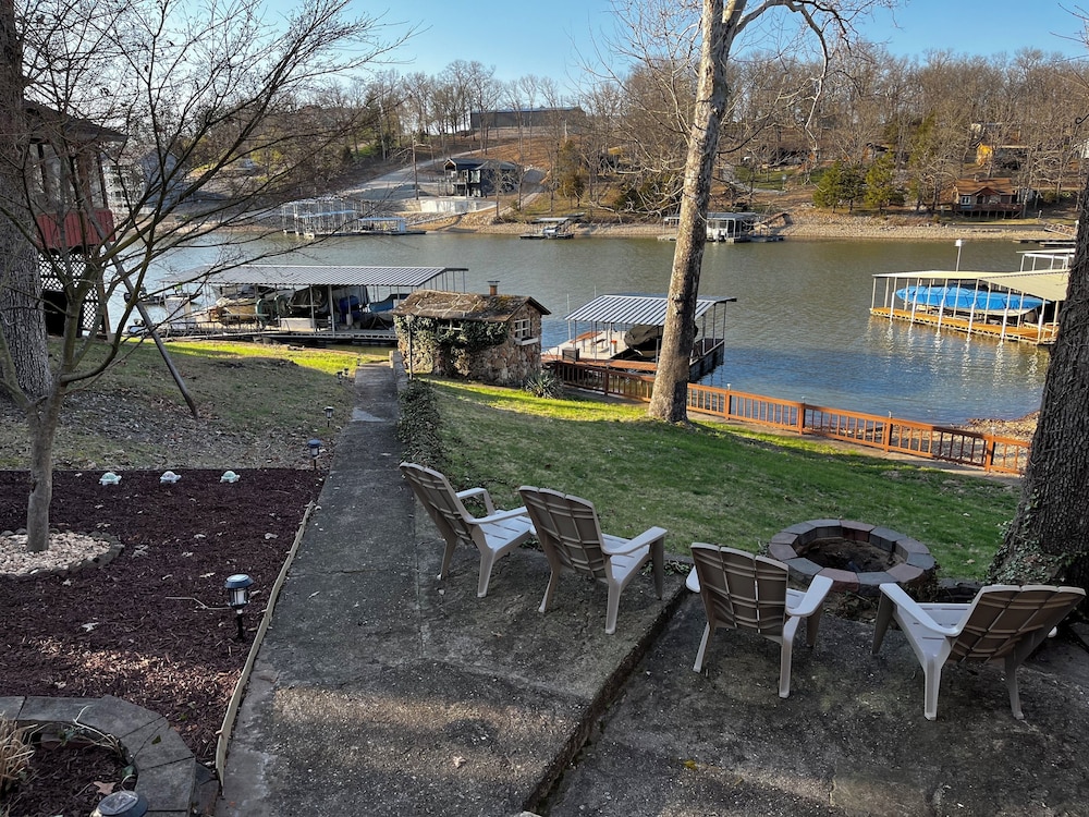 Lakefront Oasis With Skylights & Covered Boat Slip For Extra Adventure