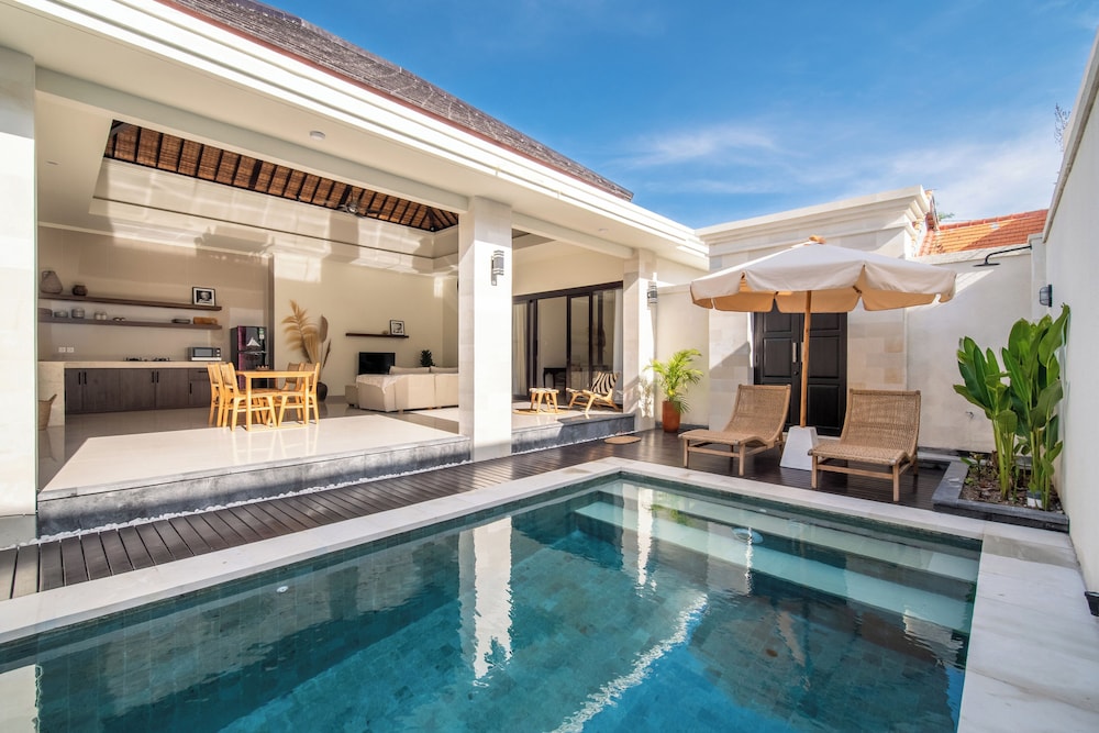 Calmaan Villa By Betterplace