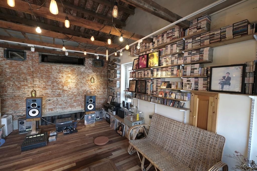 Yellow and Black Guesthouse view 4