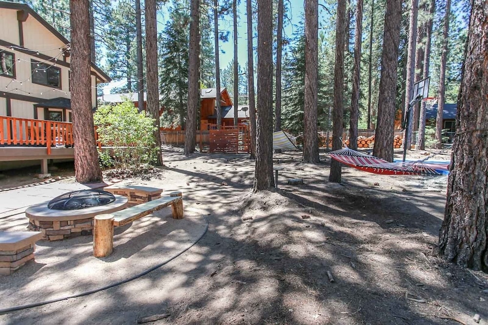 The Lodge At Snow Summit 6 Bedroom Residence by RedAwning