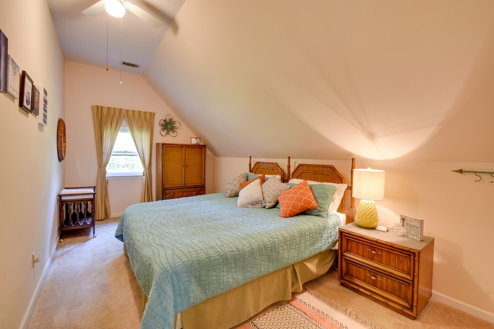 Waterfront Casabella Cottage w/ Kayaks & Fishing view 4