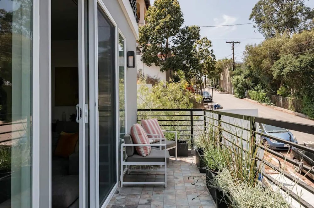 Hollywood Hills Heatpool BBQ Prime Location