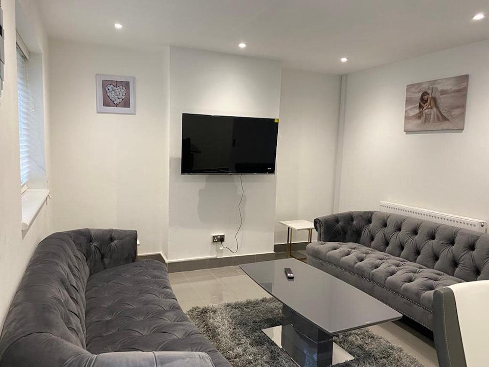 Modern Executive 2-bed Apartment in London