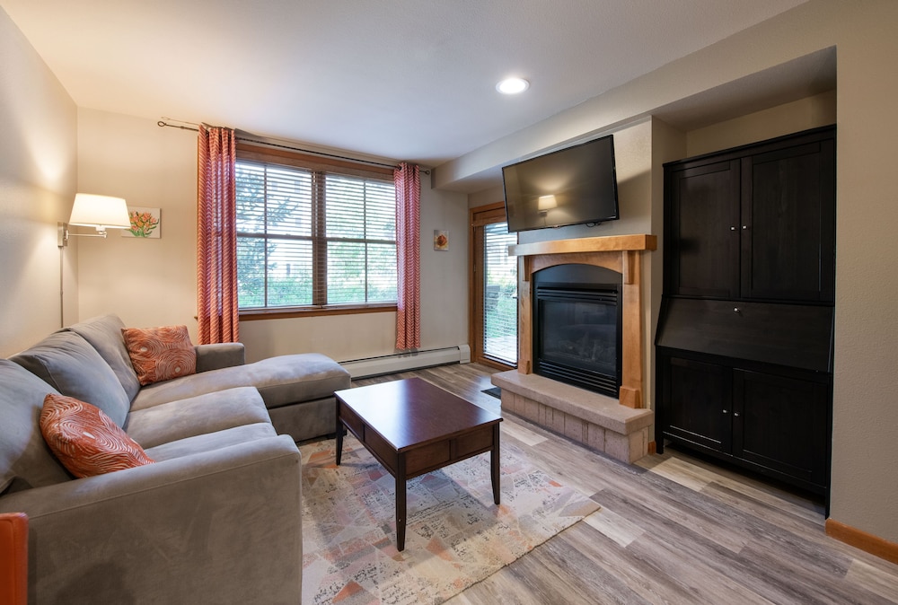 Zephyr Mountain Lodge Condos