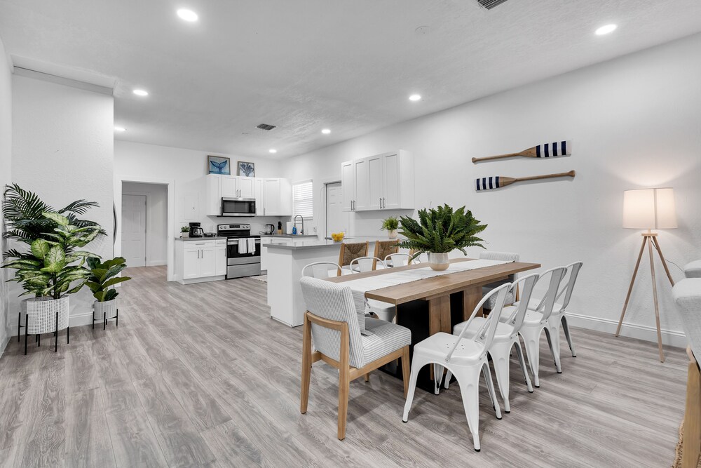 Modern & Cozy 5BD House in Buenavista