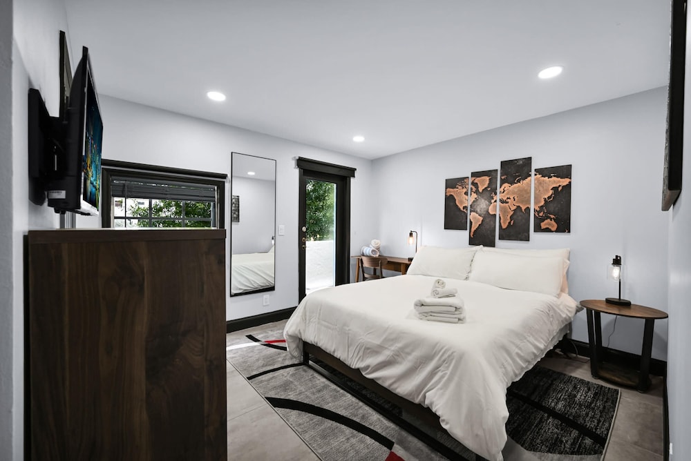 Escape to This Gorgeous new Wilton Manors Villa view 4