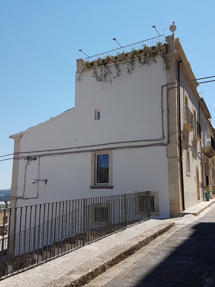 Reusuite Authentic Sicilian Hospitality photo 4