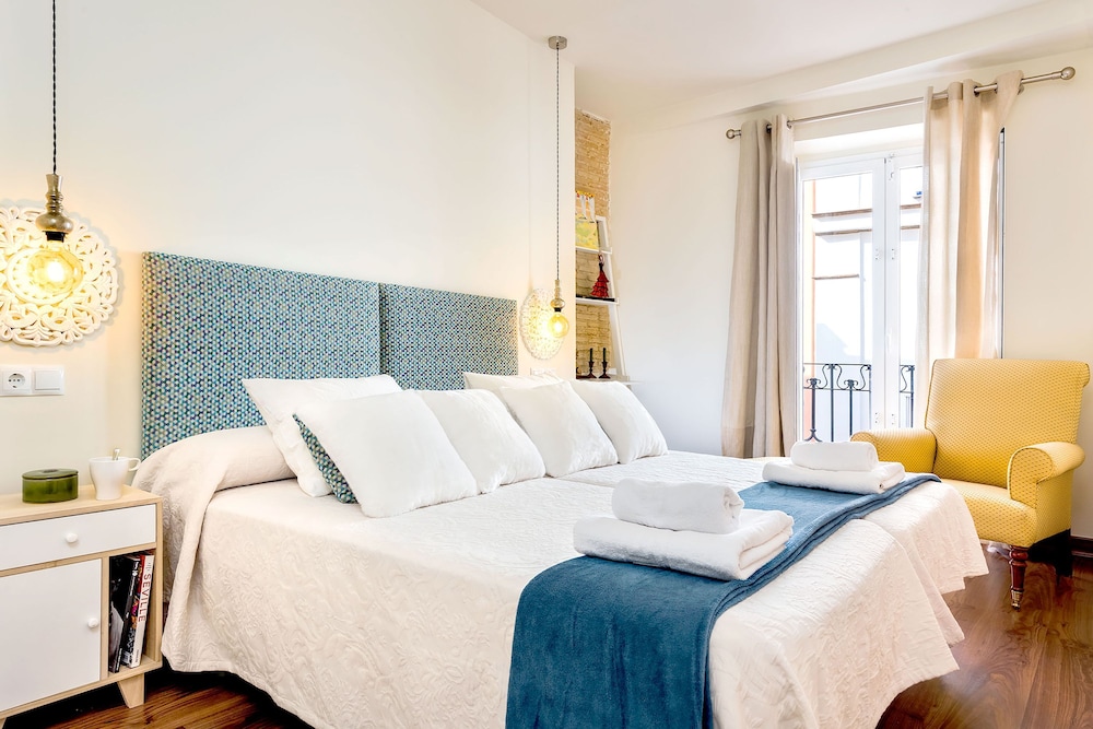 Modern Centric Duplex With Stunning Terrace Francos V