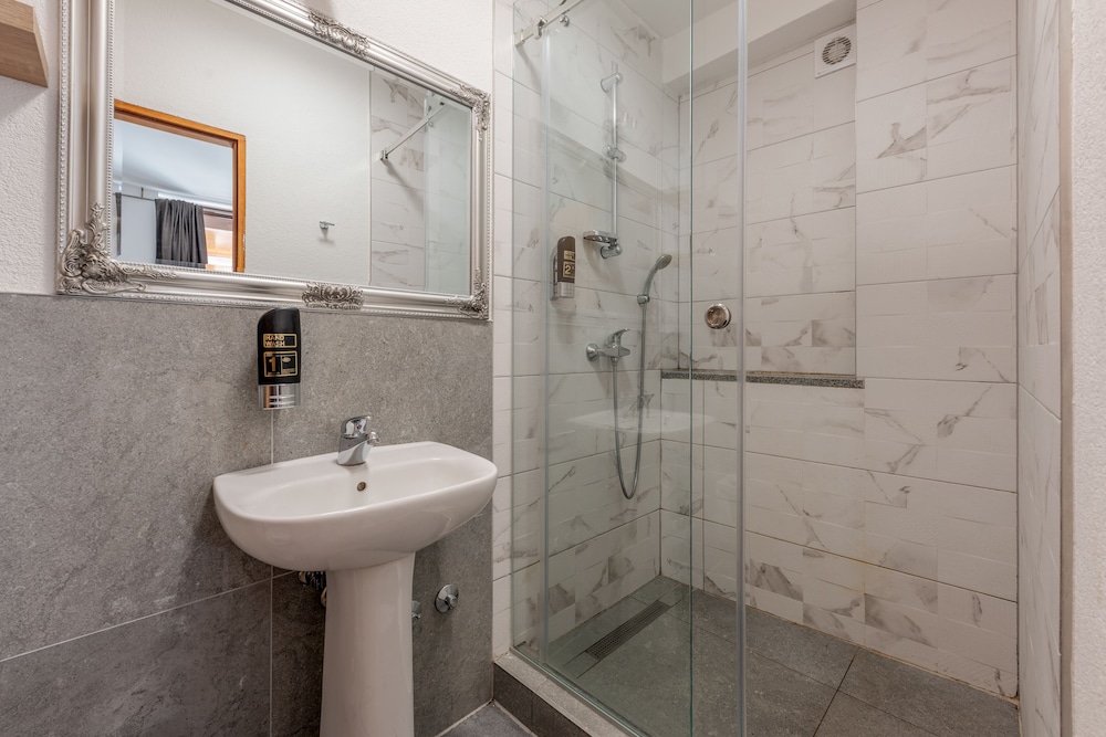 Aparthotel Plat
