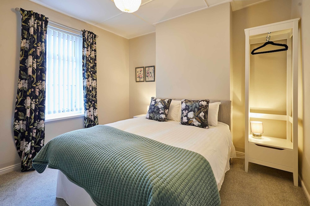 Host Stay Simonside Terrace