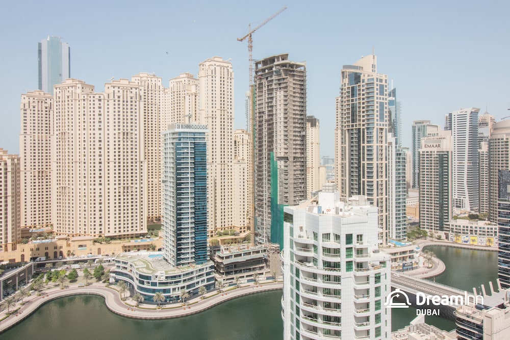 Dream Inn Apartments- Address Marina