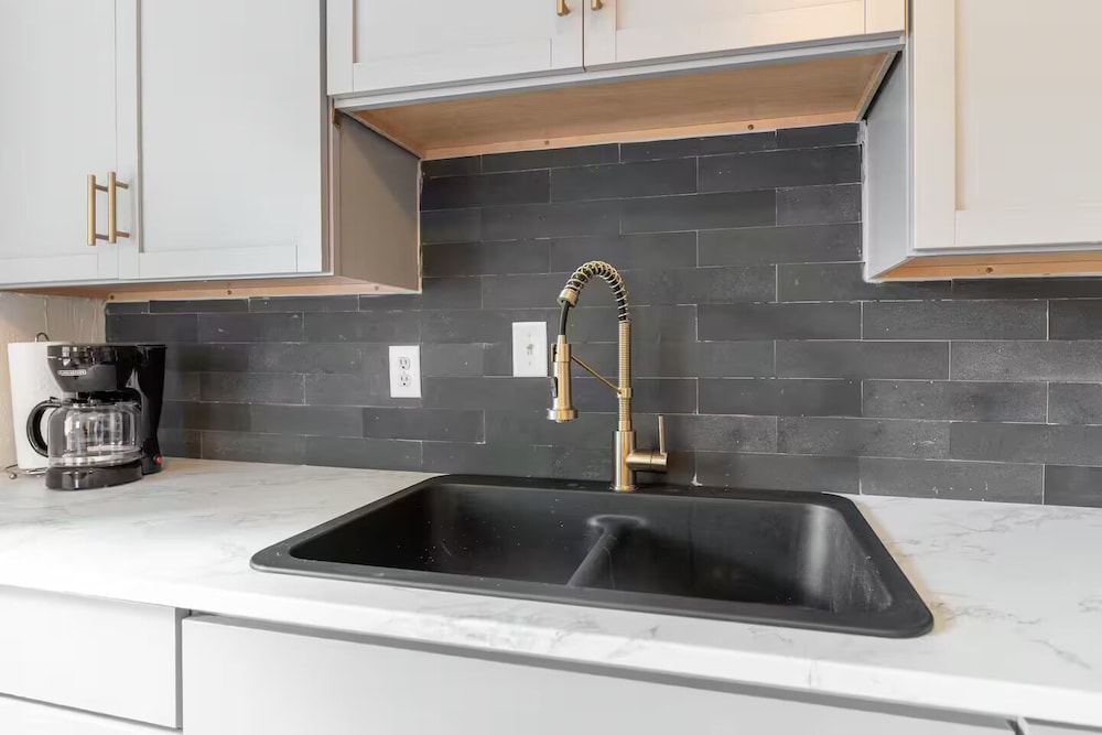 Cozy 3BR Home in Bates-Hendricks